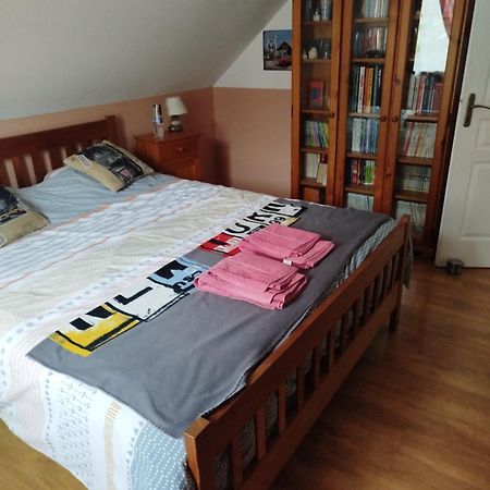 Chambre Rouge Dans Maison Avec Parking Cluses Exterior photo