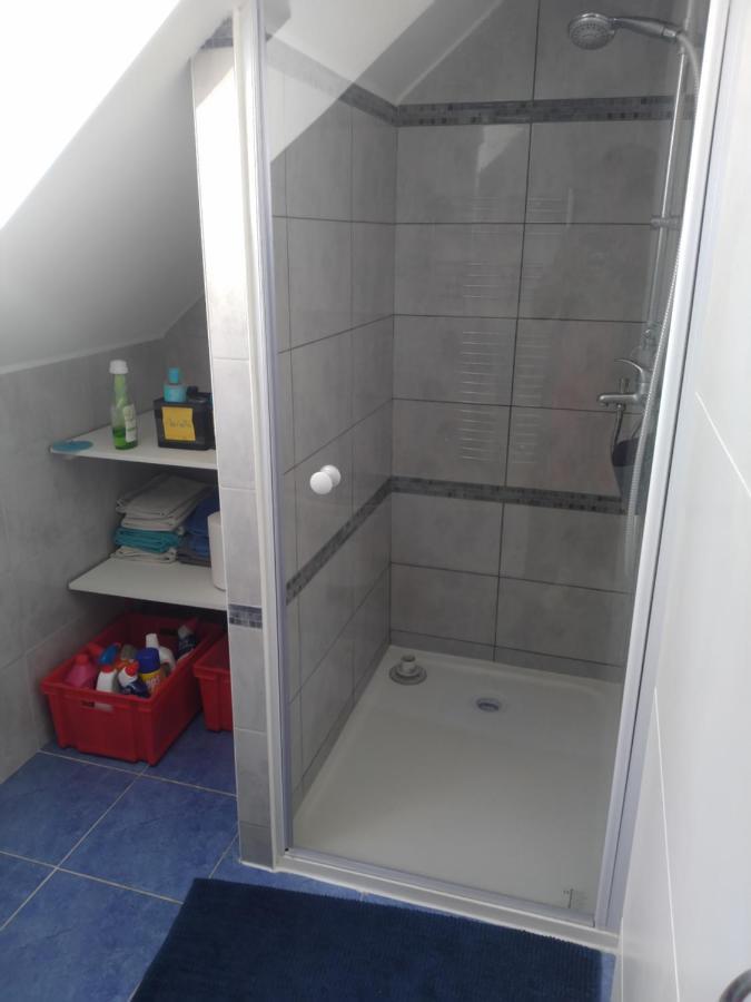 Chambre Rouge Dans Maison Avec Parking Cluses Exterior photo
