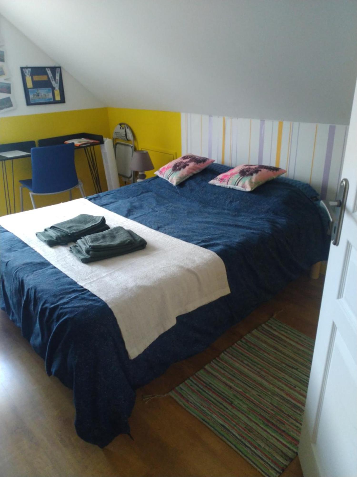 Chambre Rouge Dans Maison Avec Parking Cluses Exterior photo