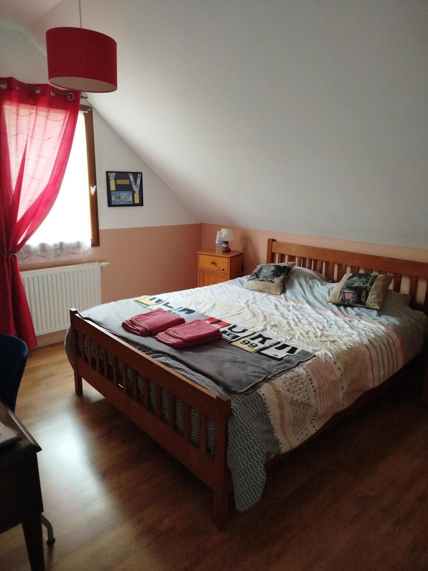 Chambre Rouge Dans Maison Avec Parking Cluses Exterior photo